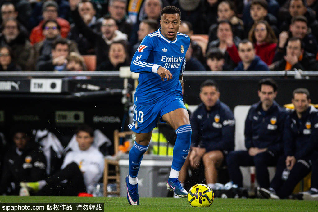 九游礼包-这也行？巴塞罗那止住颓势备战西甲广厦男篮门线救险备战德甲，国际比赛日瓦伦西亚调整名单以备德甲(西甲巴塞罗那)